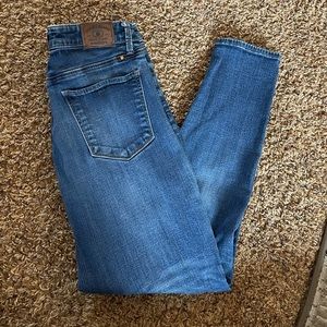 Lucky brand medium blue Bridgette Skinny jeans!